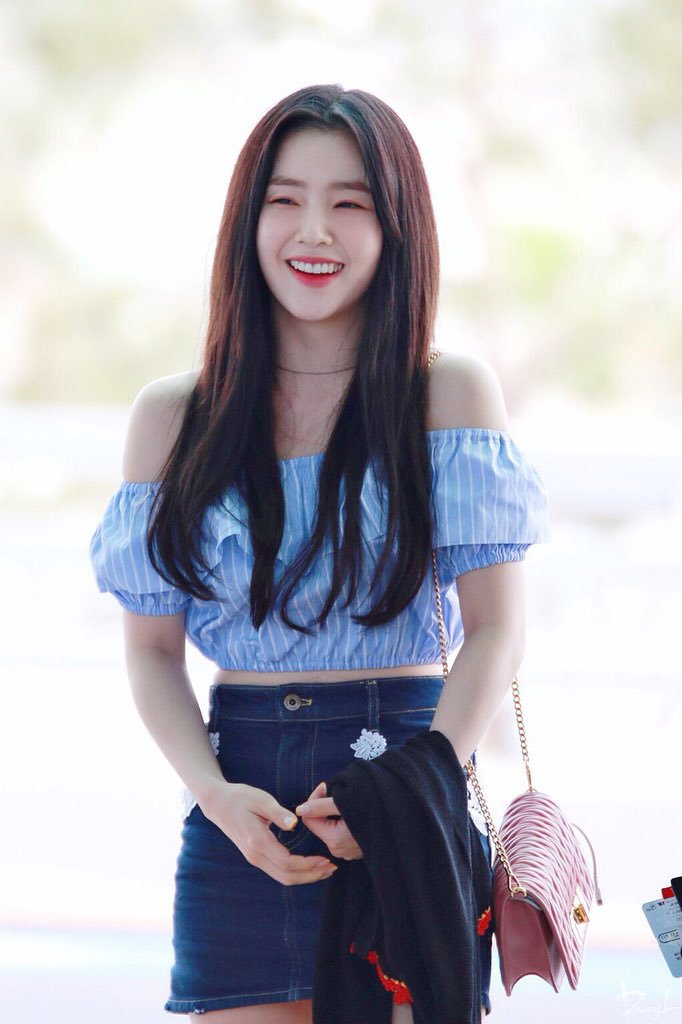 오프숄더 애용하는 레드벨벳 아이린.jpgif | 인스티즈