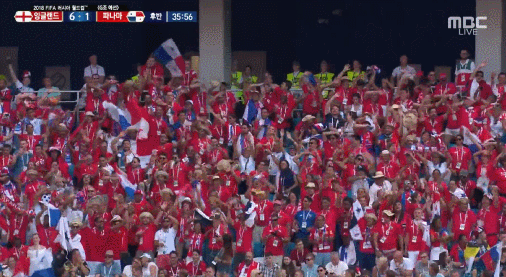 ??? : 팀이 지고있는데 웃고있어요! | 인스티즈