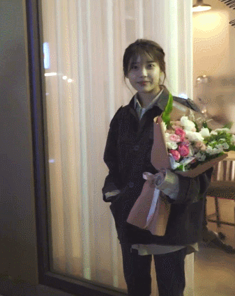 아이유 무근본 댄스.gif | 인스티즈