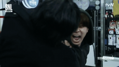 생일 잘못 말했다고 총 쏴버리는 트와이스 팬.jpgif | 인스티즈