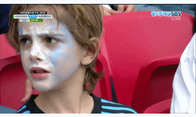 아르헨티나를 응원하는 미소년.gif | 인스티즈