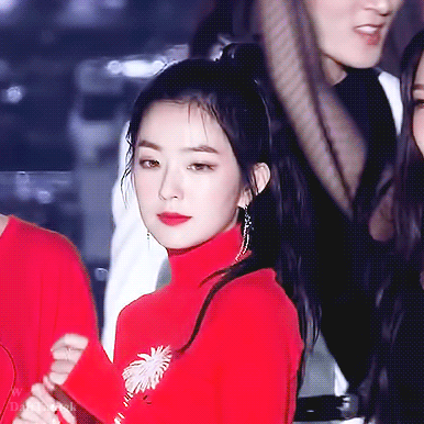 형광등 100개를 켠듯한 아우라 뽐내는 아이린.GIF | 인스티즈