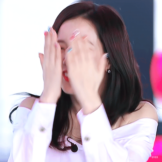 오프숄더입은 블랙핑크 지수.jpgif | 인스티즈