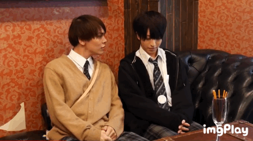 일본 BL 카페를 방문하고 영혼을 잃은 유튜버(BL주의) | 인스티즈