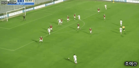 홍철 미친 크로스 ㄷㄷㄷㄷㄷ.gif | 인스티즈