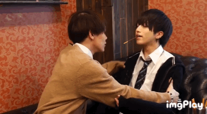 일본 BL 카페를 방문하고 영혼을 잃은 유튜버(BL주의) | 인스티즈