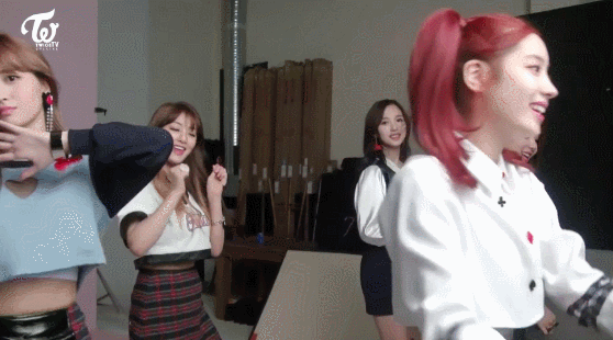 트와이스 복숭아양의 심쿵유발짤 | 인스티즈