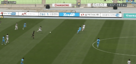 불과 한달 전 조현우 대형실수.gif | 인스티즈