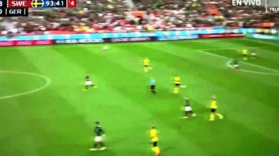 팀이 지고 있는데 웃고 있어요!.gif | 인스티즈