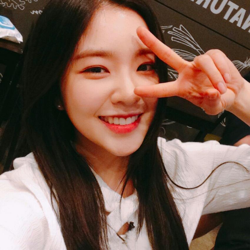 ì…€ì¹´ ëª» ì°ëŠ” ê±¸ë¡œ ìœ ëª…í•œ ì•„ì´ë¦° | ì¸ìŠ¤í‹°ì¦ˆ