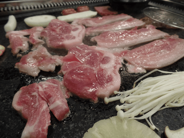 소고기 vs 돼지고기 | 인스티즈