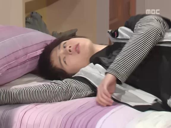 [거침없이하이킥] 멍청해서 지 돈도 못찾는 윤호 ㅋㅋㅋㅋㅋㅋㅋ.jpg | 인스티즈