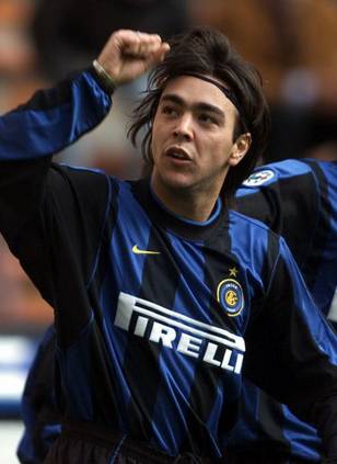 왼발하면 가장 먼저 생각나는 선수는? | 인스티즈