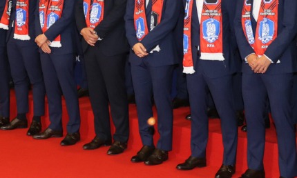 날아가는 계란 순간 포착 | 인스티즈