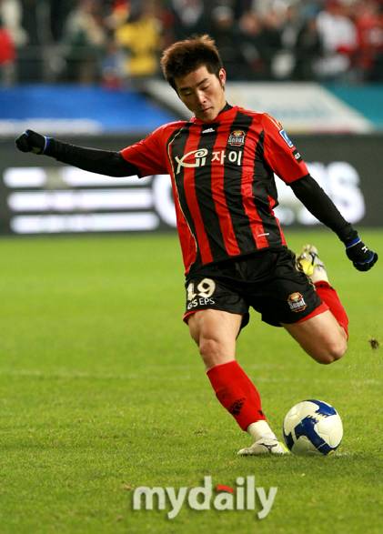 왼발하면 가장 먼저 생각나는 선수는? | 인스티즈