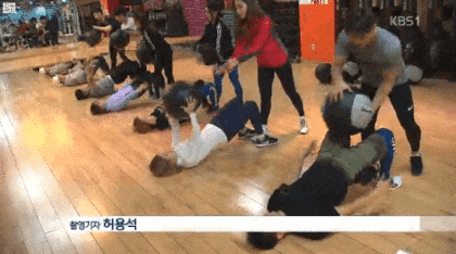 헬스장 몸개그.gif | 인스티즈