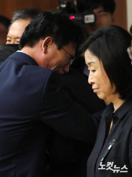 슬퍼하는 유시민 작가 | 인스티즈