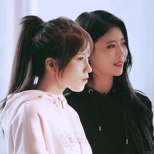 사이좋은 러블리즈 미주와 명은이.gif | 인스티즈