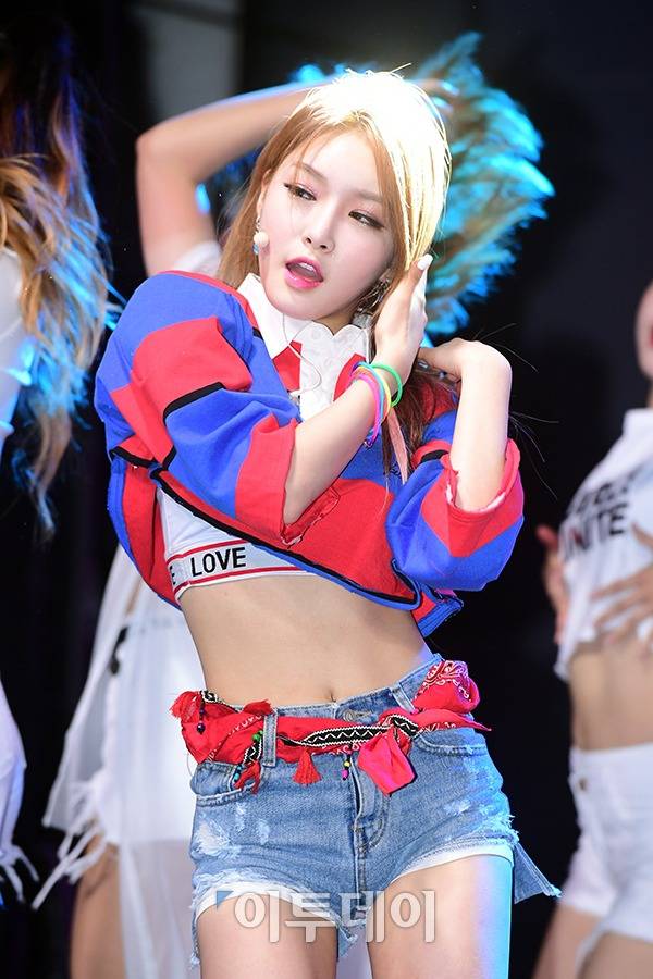 김청하 허리라인 | 인스티즈