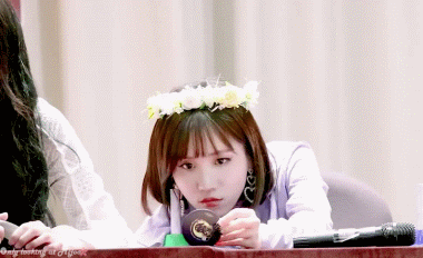 사이좋은 러블리즈 미주와 명은이.gif | 인스티즈