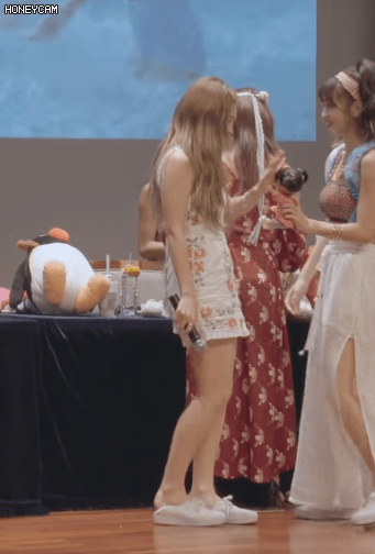 인형한테도 쫄아버리는 나연이 | 인스티즈