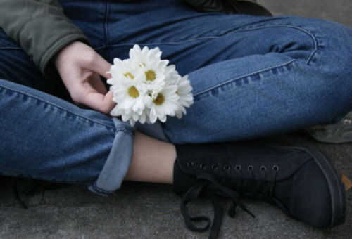  손을 뿌리치는 이유 | 인스티즈