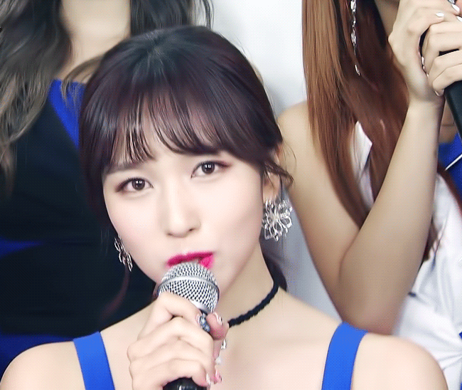 오프숄더입은 트와이스 미나.gif | 인스티즈