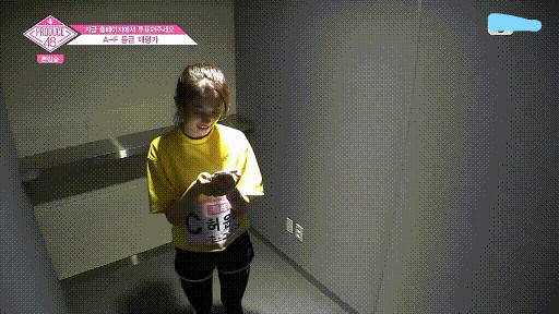 [프듀48] 부모님과 전화하며 눈물 흘리는 연습생들.gif | 인스티즈