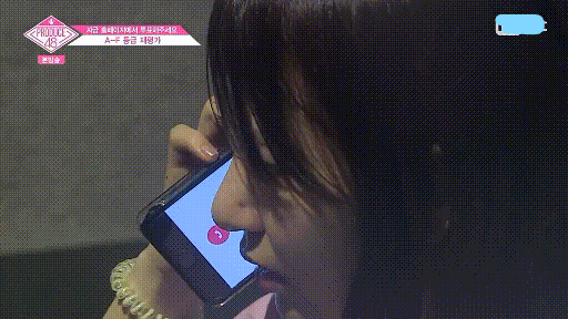 [프듀48] 부모님과 전화하며 눈물 흘리는 연습생들.gif | 인스티즈