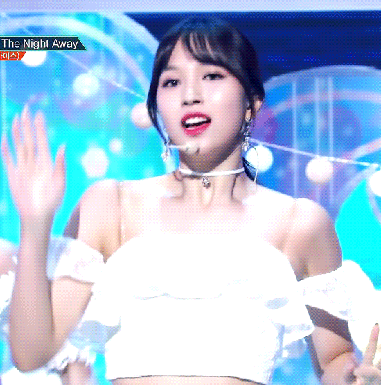 오프숄더입은 트와이스 미나.gif | 인스티즈