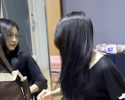 안경이 잘 어울리는 아이돌.gif | 인스티즈