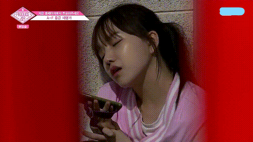 [프듀48] 부모님과 전화하며 눈물 흘리는 연습생들.gif | 인스티즈