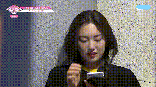 [프듀48] 부모님과 전화하며 눈물 흘리는 연습생들.gif | 인스티즈