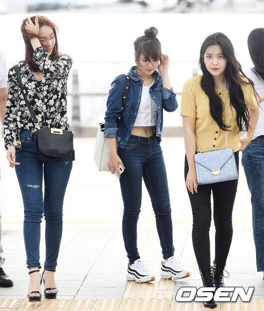 바람 부는 공항의 레드벨벳 웬디.jpg | 인스티즈