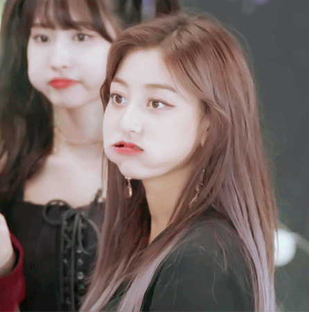 볼빵빵 정연이와 지효.gif | 인스티즈