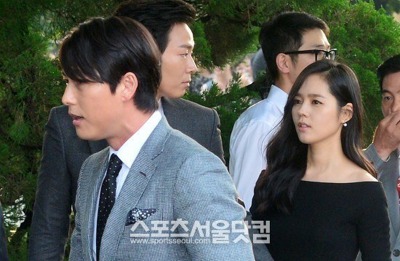 여자들이 잘생긴 남자를 바라볼때.gif | 인스티즈