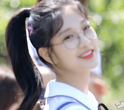 안경이 잘 어울리는 아이돌.gif | 인스티즈