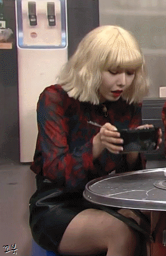 단발머리의 여자친구 신비.gif | 인스티즈