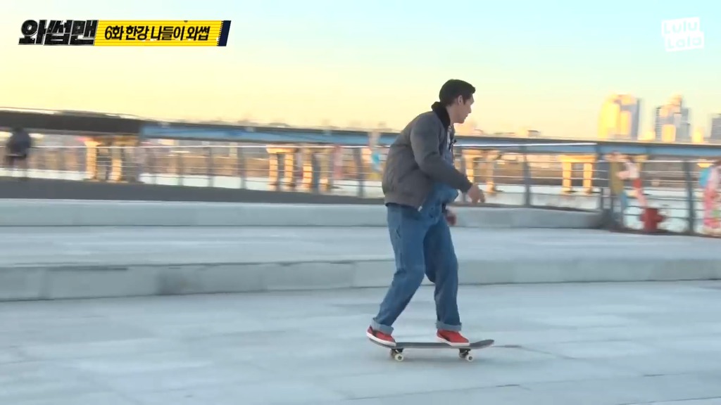 한강에서 스케이트 보더들 털어버리는 박준형ㅋㅋㅋㅋㅋㅋㅋㅋㅋㅋㅋㅋㅋㅋㅋㅋㅋㅋㅋㅋㅋㅋㅋㅋㅋㅋㅋㅋㅋㅋㅋㅋㅋㅋㅋㅋㅋㅋㅋㅋㅋㅋㅋㅋㅋㅋㅋㅋㅋㅋㅋㅋㅋㅋ | 인스티즈