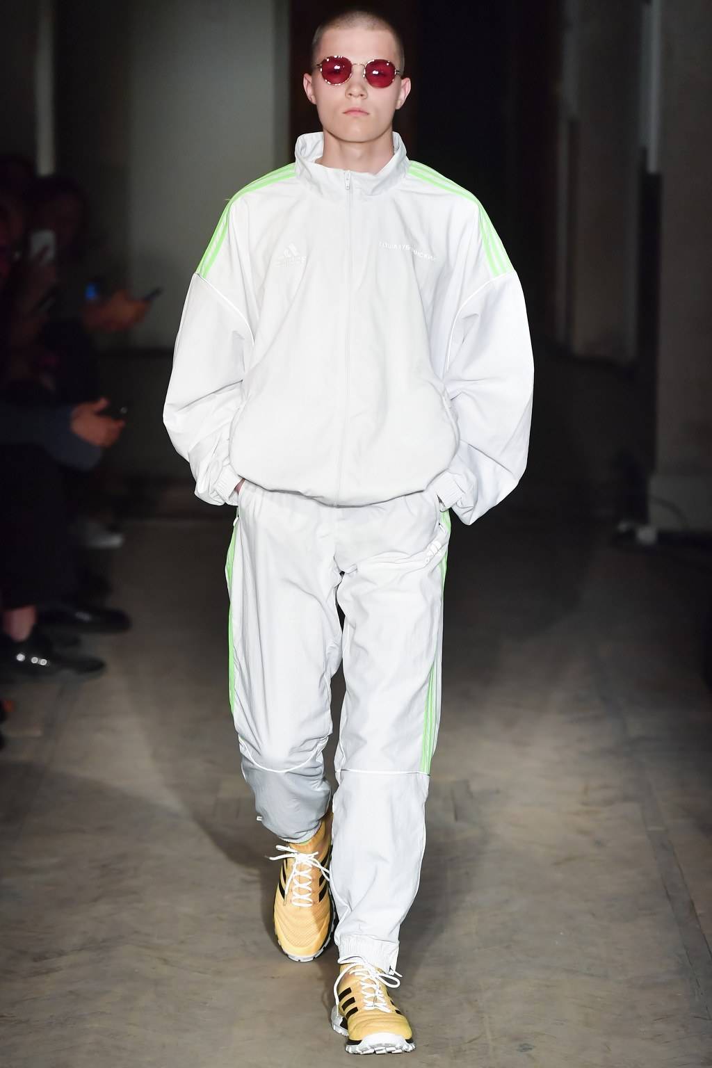 고샤 루브친스키 2018 S/S 남성복 컬렉션 | 인스티즈