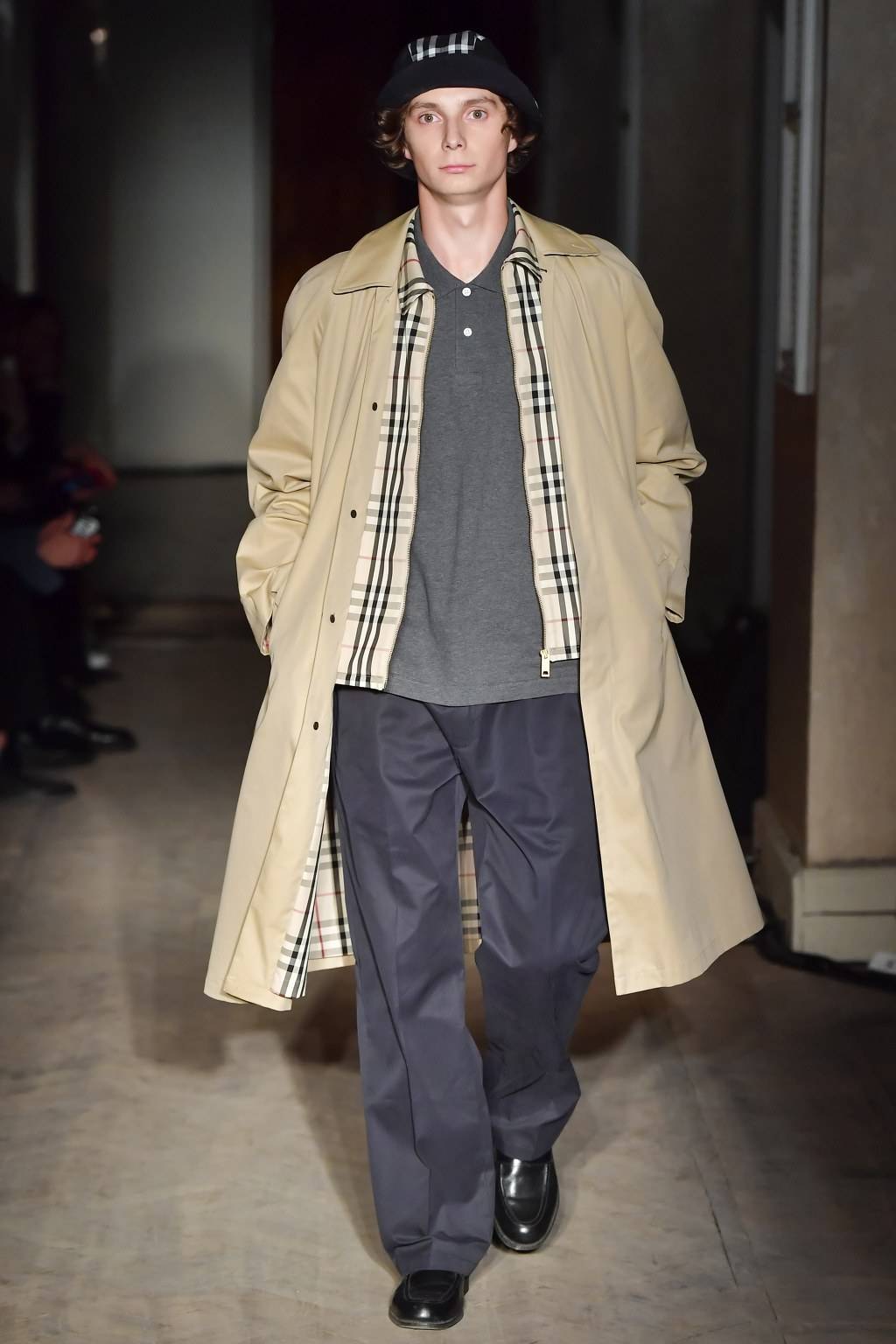 고샤 루브친스키 2018 S/S 남성복 컬렉션 | 인스티즈