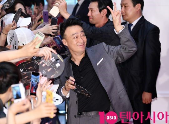 공작 쇼케이스에서 황정민 조진웅 이성민 주지훈.jpg | 인스티즈