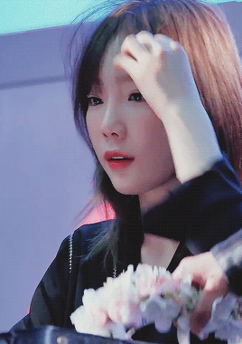 머리넘기는 여자아이돌들+배우.gif | 인스티즈