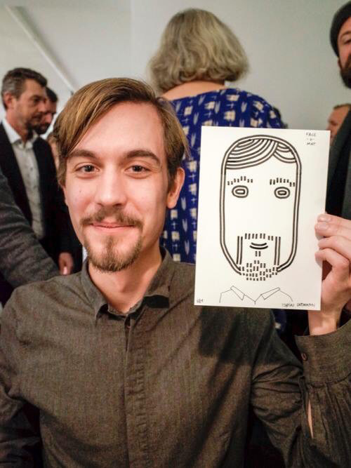 손수 만든 초상화 자판기를 끌고 전세계 곳곳에서 재밌는 초상화를 그려주는 사람 | 인스티즈