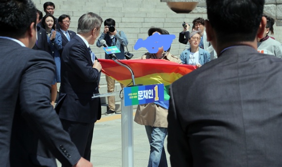 상대가 누구냐에 따라 달라지는 소수자들의 반응 | 인스티즈