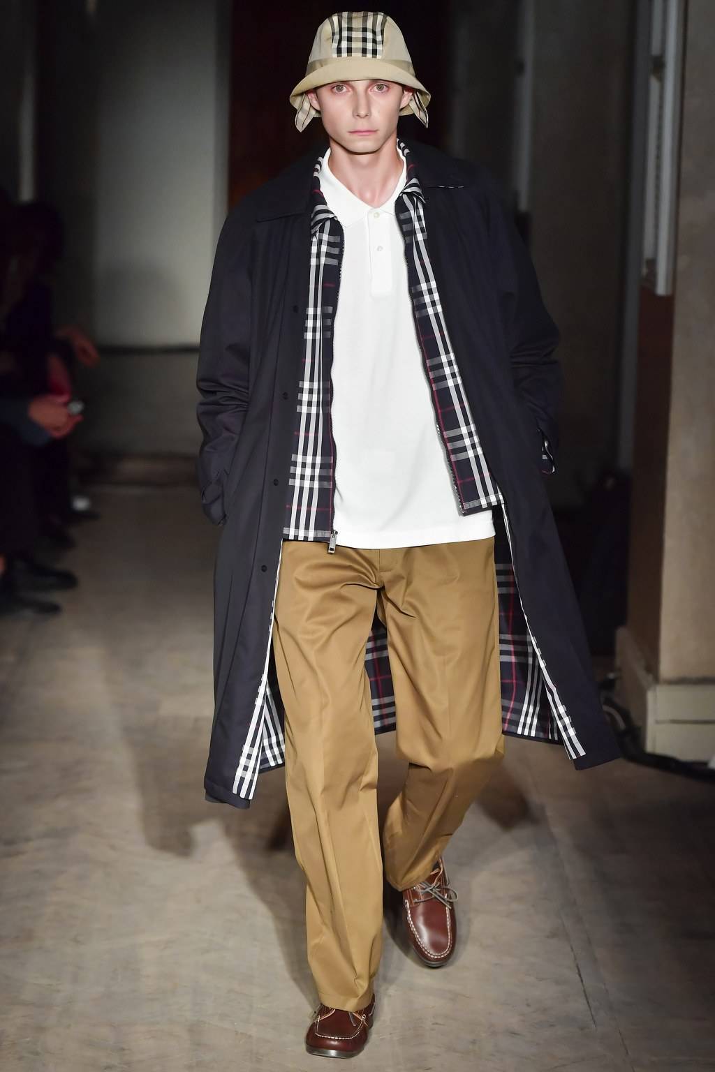 고샤 루브친스키 2018 S/S 남성복 컬렉션 | 인스티즈