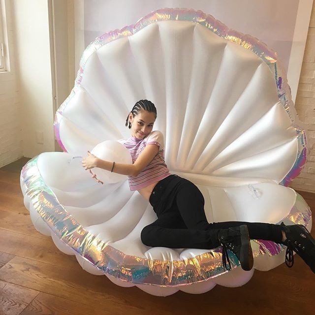 바다에서 핫한 튜브들.jpg | 인스티즈