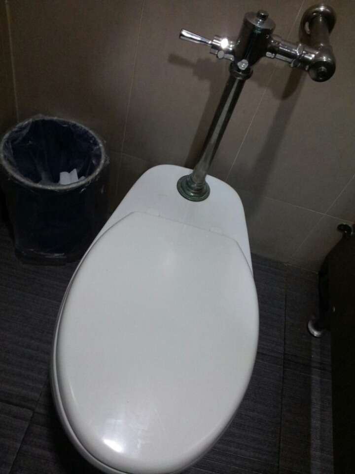 공중화장실 갔는데 왠지 불안감이 엄습해올때 | 인스티즈