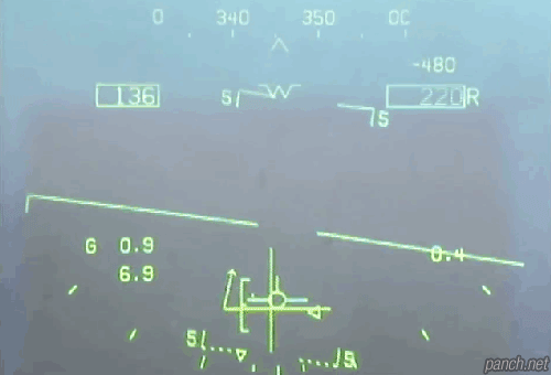 안개 속에서 항공모함에 착륙하는 전투기 | 인스티즈