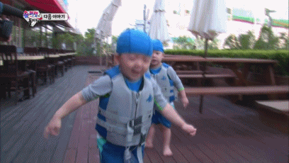 아무도 풀지못한 민국이 미스테리 ㄷㄷㄷㄷㄷ.gif | 인스티즈